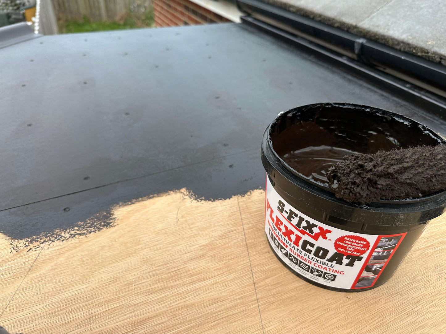 FLEXICOAT, Waterproof, Pond Paint, Roof Paint, Liquid Rubber Waterproof Sealant (2L)