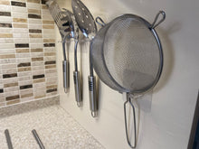 Load image into Gallery viewer, Ultra Hooks - Drop 'N' Lock (x5 Large & Small Hooks)